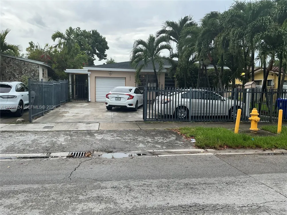 1855 NW 32nd St Miami, FL 33142
