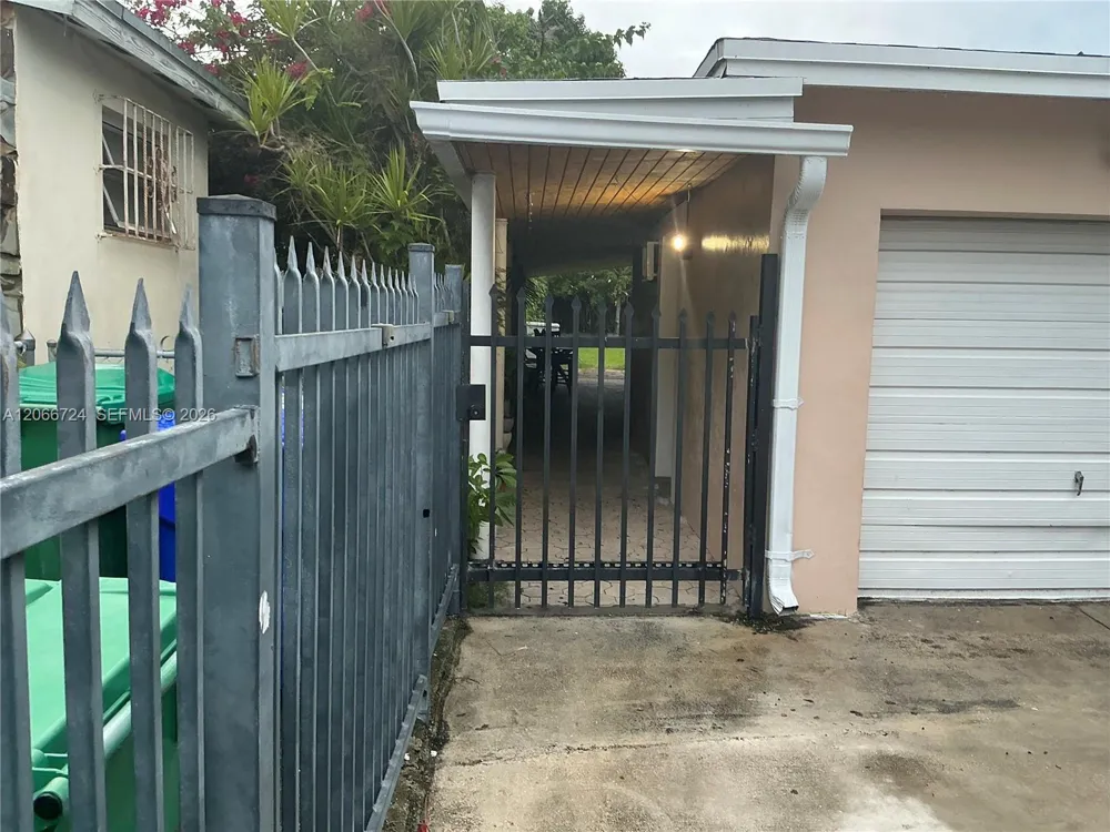 1855 NW 32nd St Miami, FL 33142