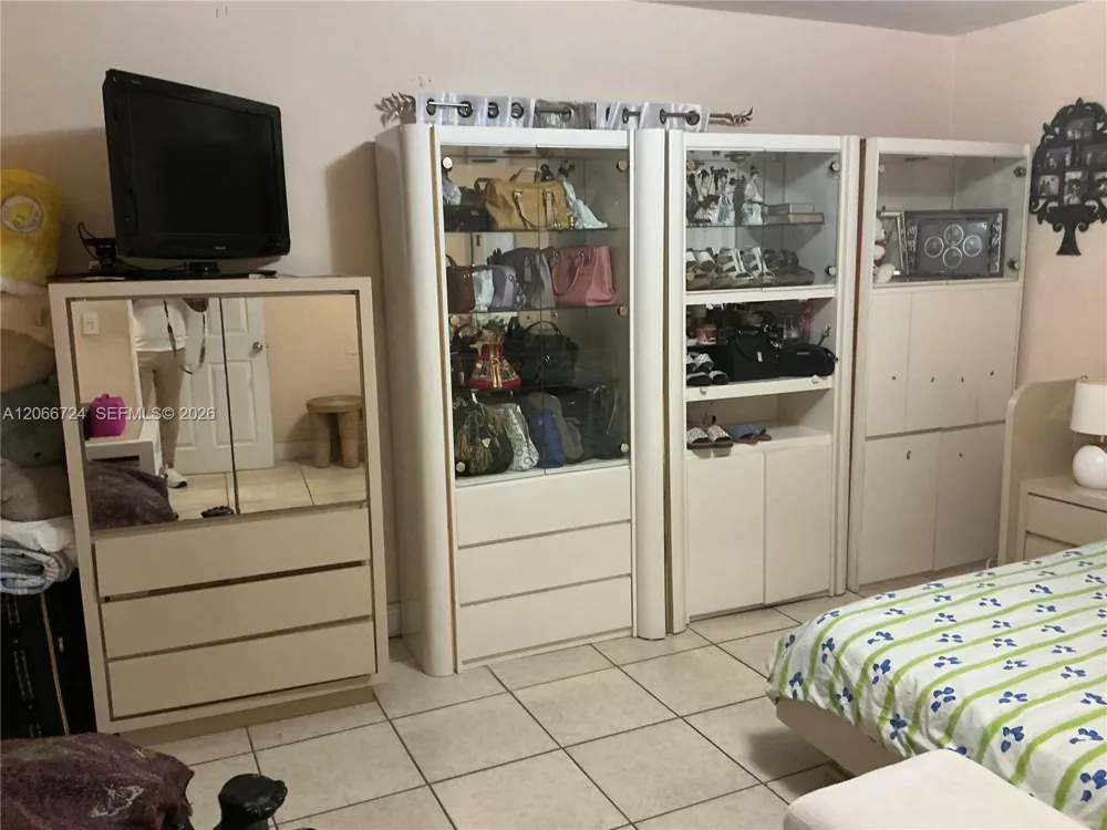 1855 NW 32nd St Miami, FL 33142