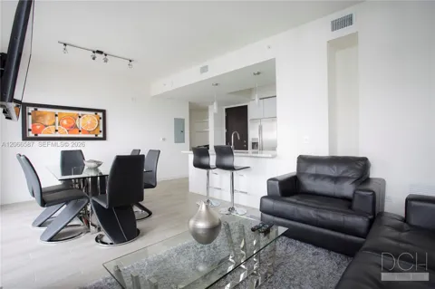 999 SW 1st Ave #2915