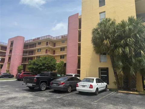 8775 Park Blvd #123