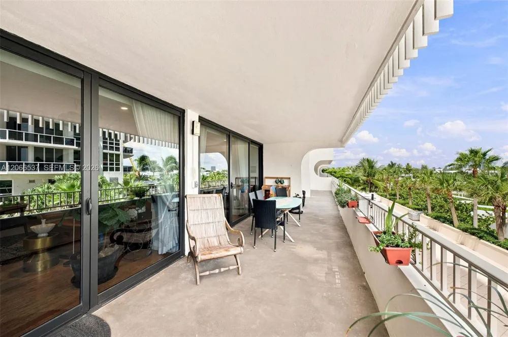 10205 Collins Ave #206 Bal Harbour, FL 33154