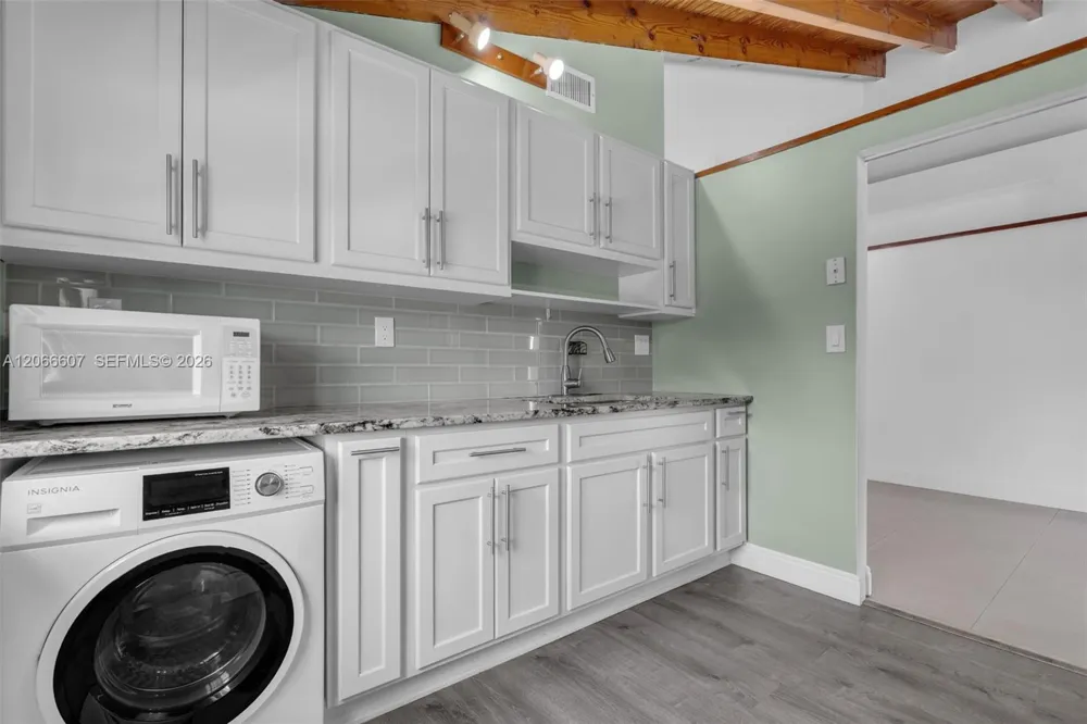 860 NW 106th Ave #3B3-5 Miami, FL 33172