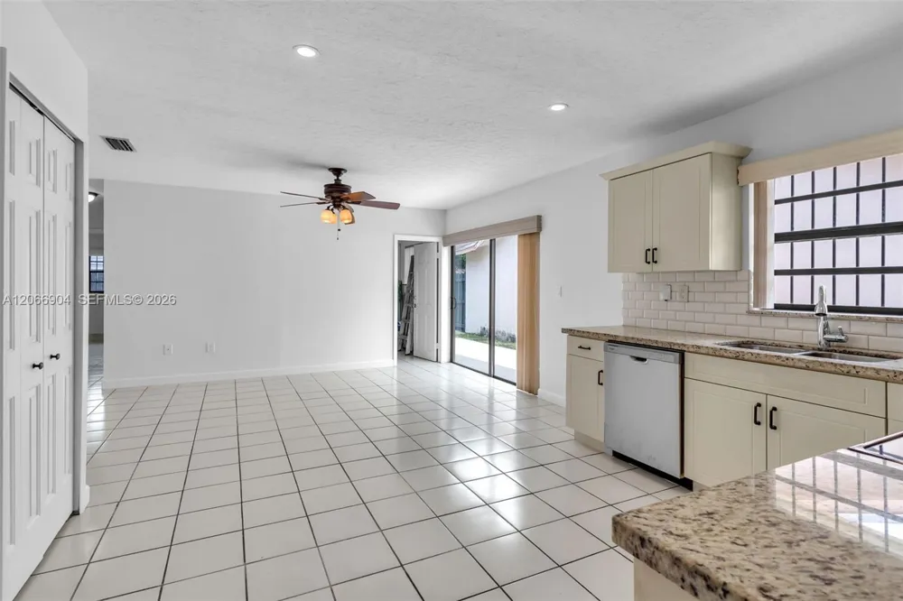 12480 SW 9th St Miami, FL 33184
