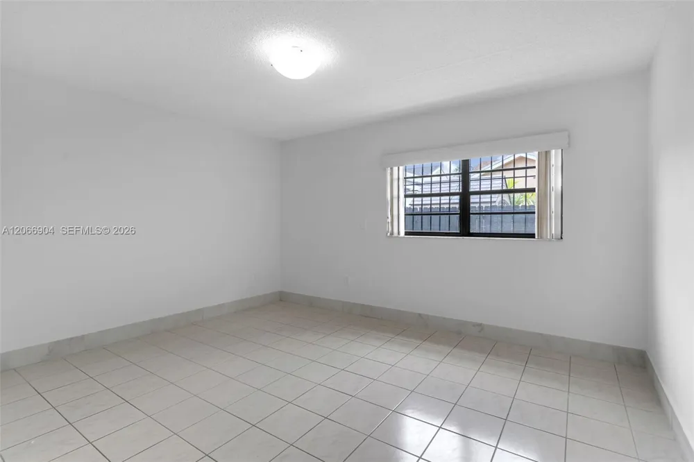 12480 SW 9th St Miami, FL 33184