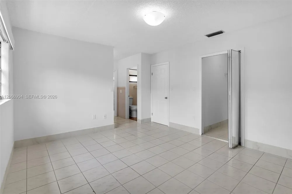 12480 SW 9th St Miami, FL 33184