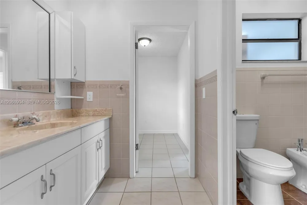 12480 SW 9th St Miami, FL 33184
