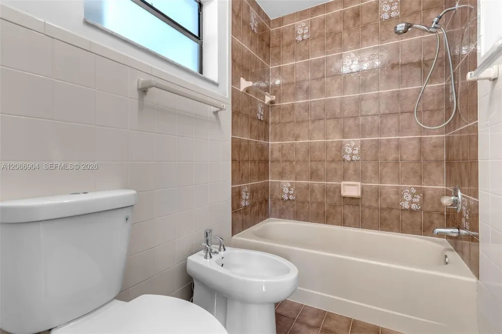 12480 SW 9th St Miami, FL 33184