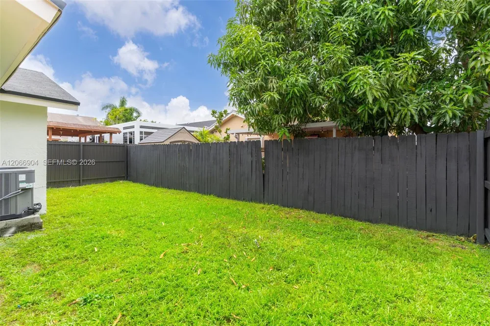 12480 SW 9th St Miami, FL 33184