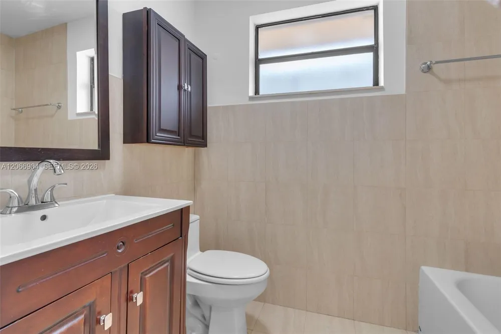 12480 SW 9th St Miami, FL 33184