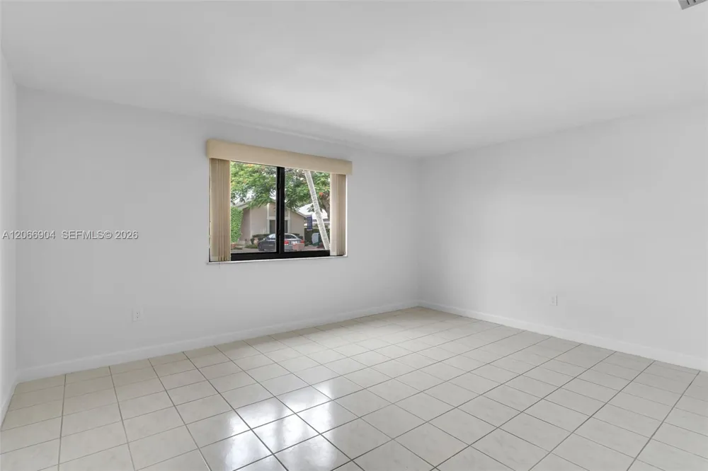 12480 SW 9th St Miami, FL 33184