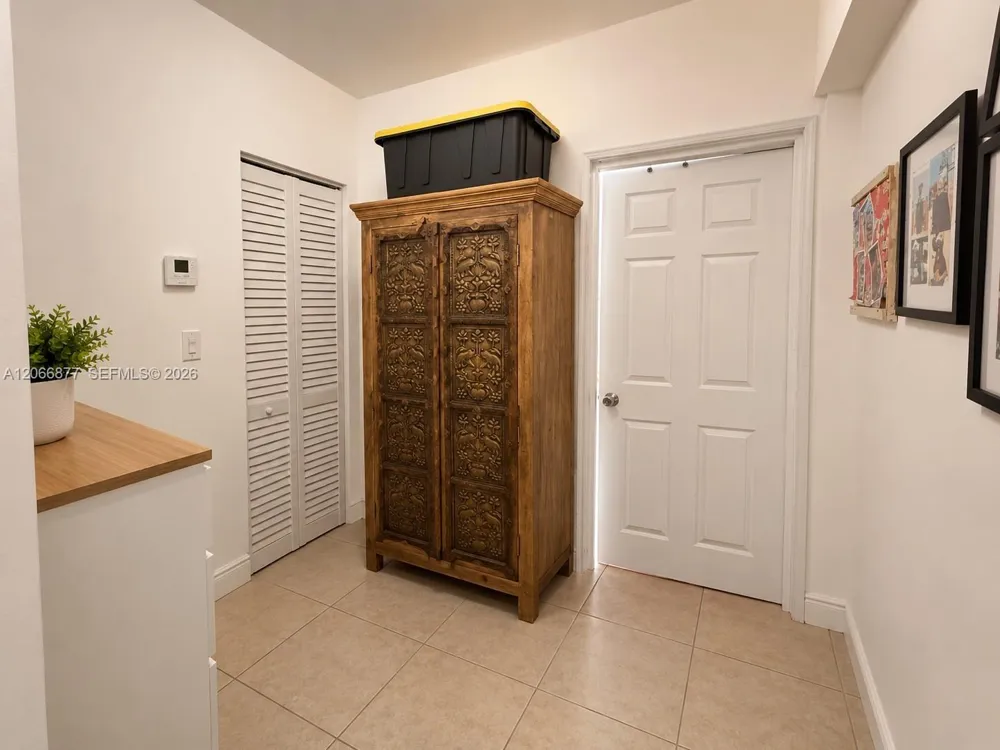 290 Sunrise Dr #205 Key Biscayne, FL 33149
