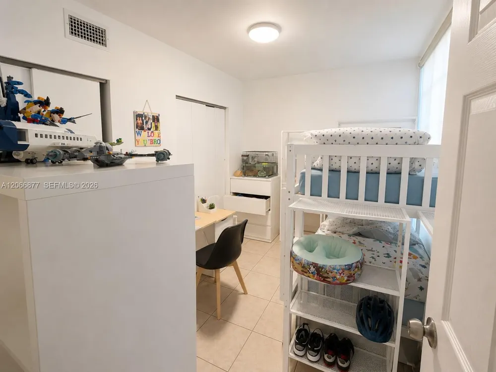 290 Sunrise Dr #205 Key Biscayne, FL 33149