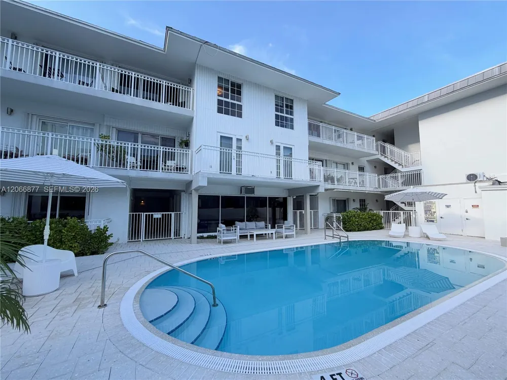 290 Sunrise Dr #205 Key Biscayne, FL 33149