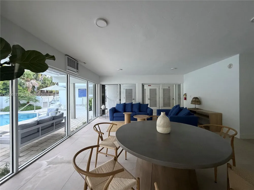 290 Sunrise Dr #205 Key Biscayne, FL 33149