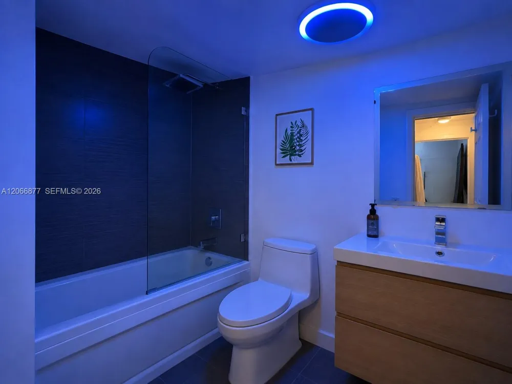 290 Sunrise Dr #205 Key Biscayne, FL 33149