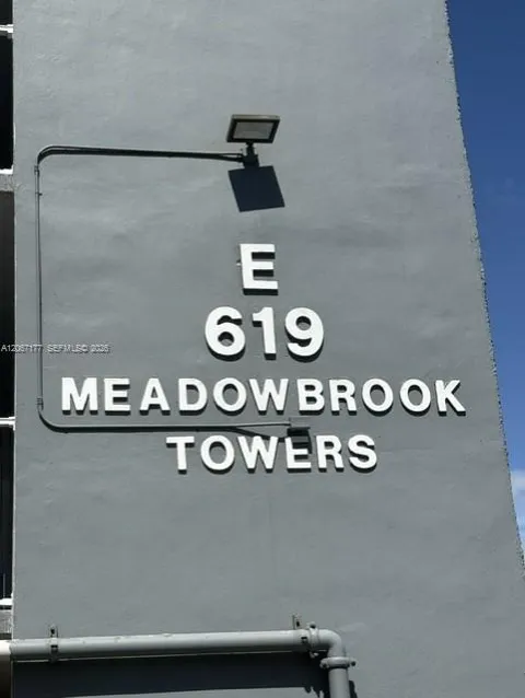 619 NE 14th Ave #403