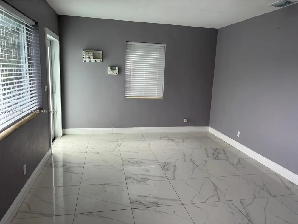 2358 NW 58th St Miami, FL 33142