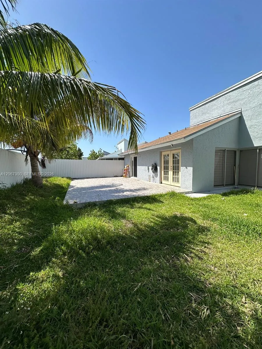 20926 SW 124th Ave Rd Miami, FL 33177
