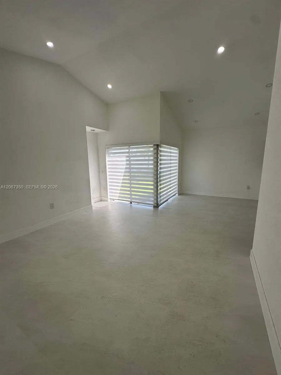 20926 SW 124th Ave Rd Miami, FL 33177
