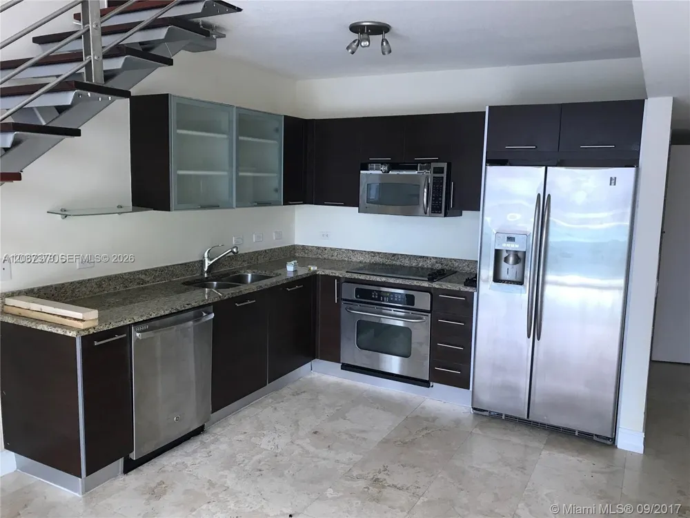 41 SE 5th St #1606 Miami, FL 33131