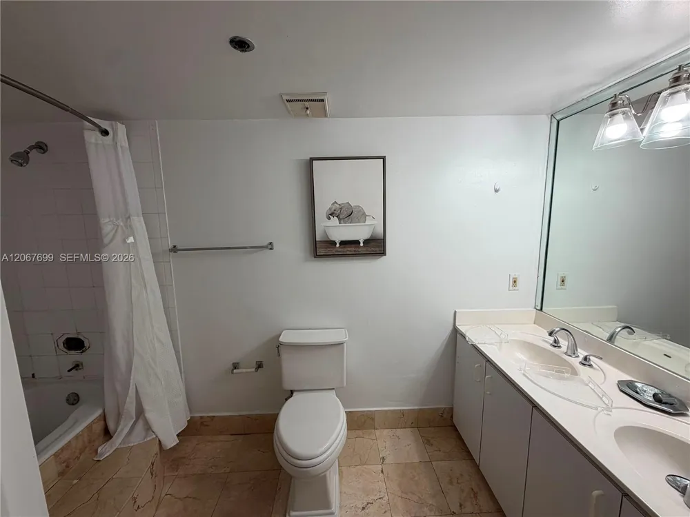 7601 E Treasure Dr #2220 North Bay Village, FL 33141