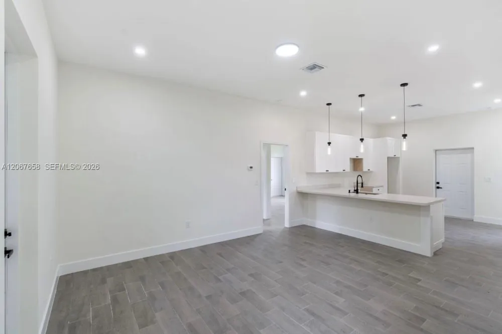 710 Peacock Ave Lehigh Acres, FL 33974