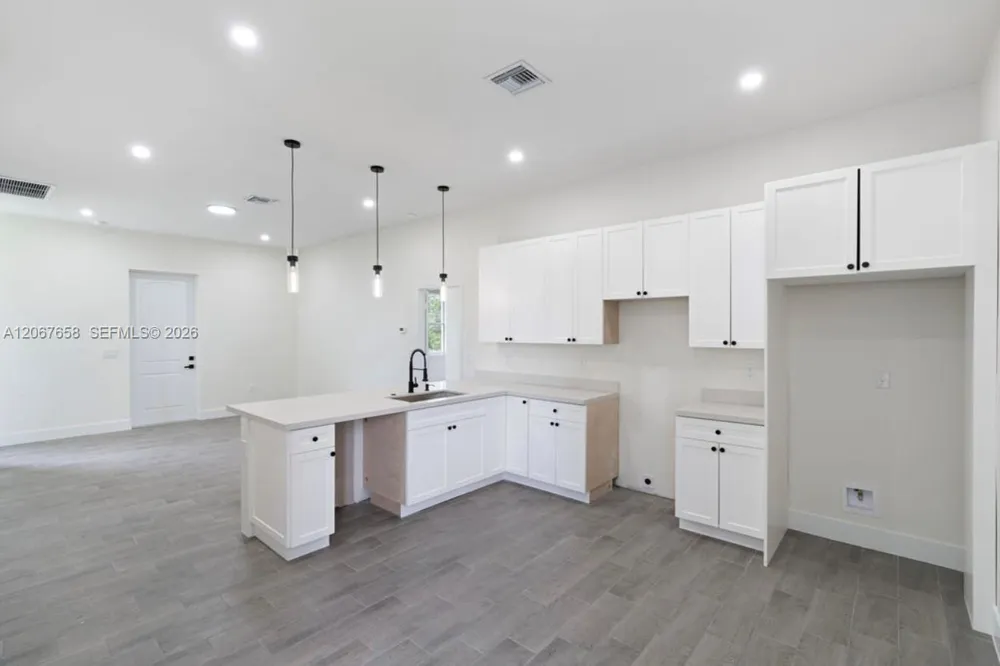 710 Peacock Ave Lehigh Acres, FL 33974