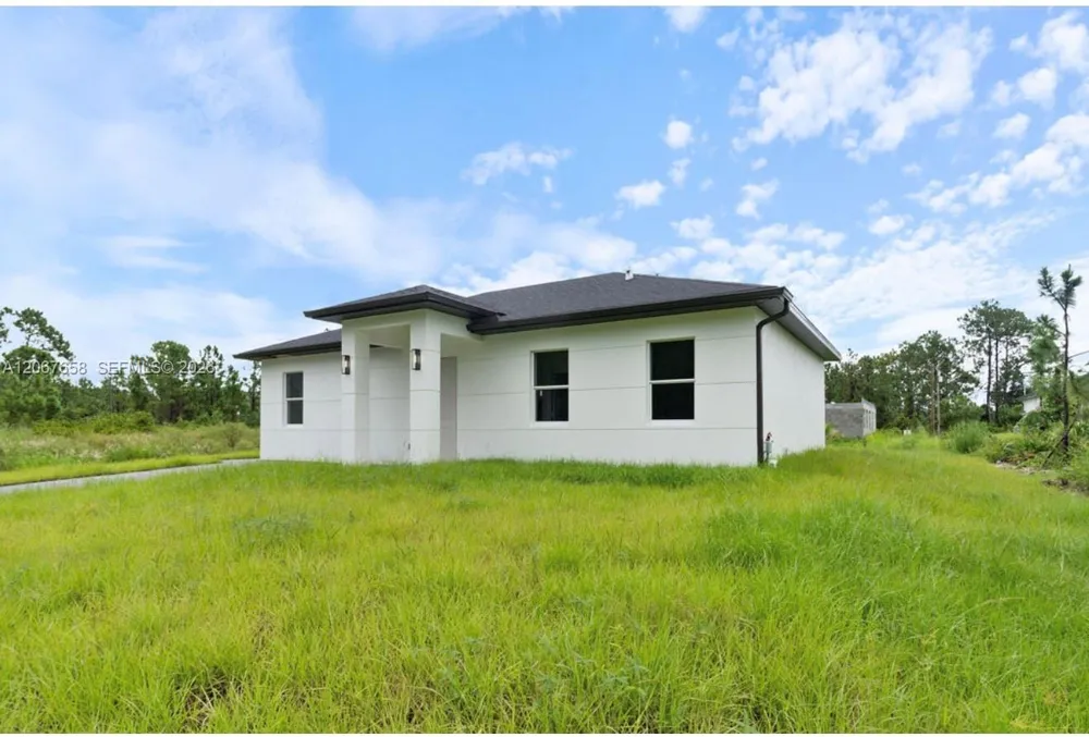 710 Peacock Ave Lehigh Acres, FL 33974