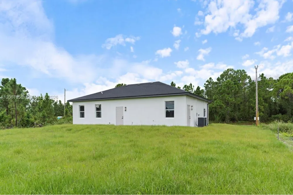 710 Peacock Ave Lehigh Acres, FL 33974