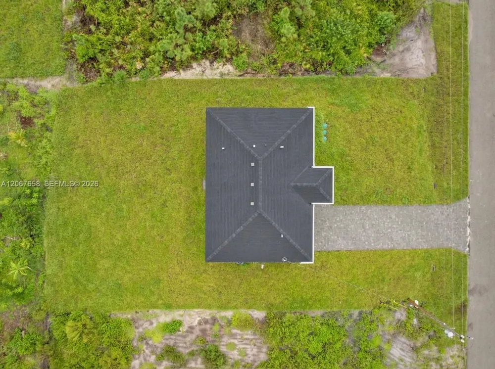 710 Peacock Ave Lehigh Acres, FL 33974