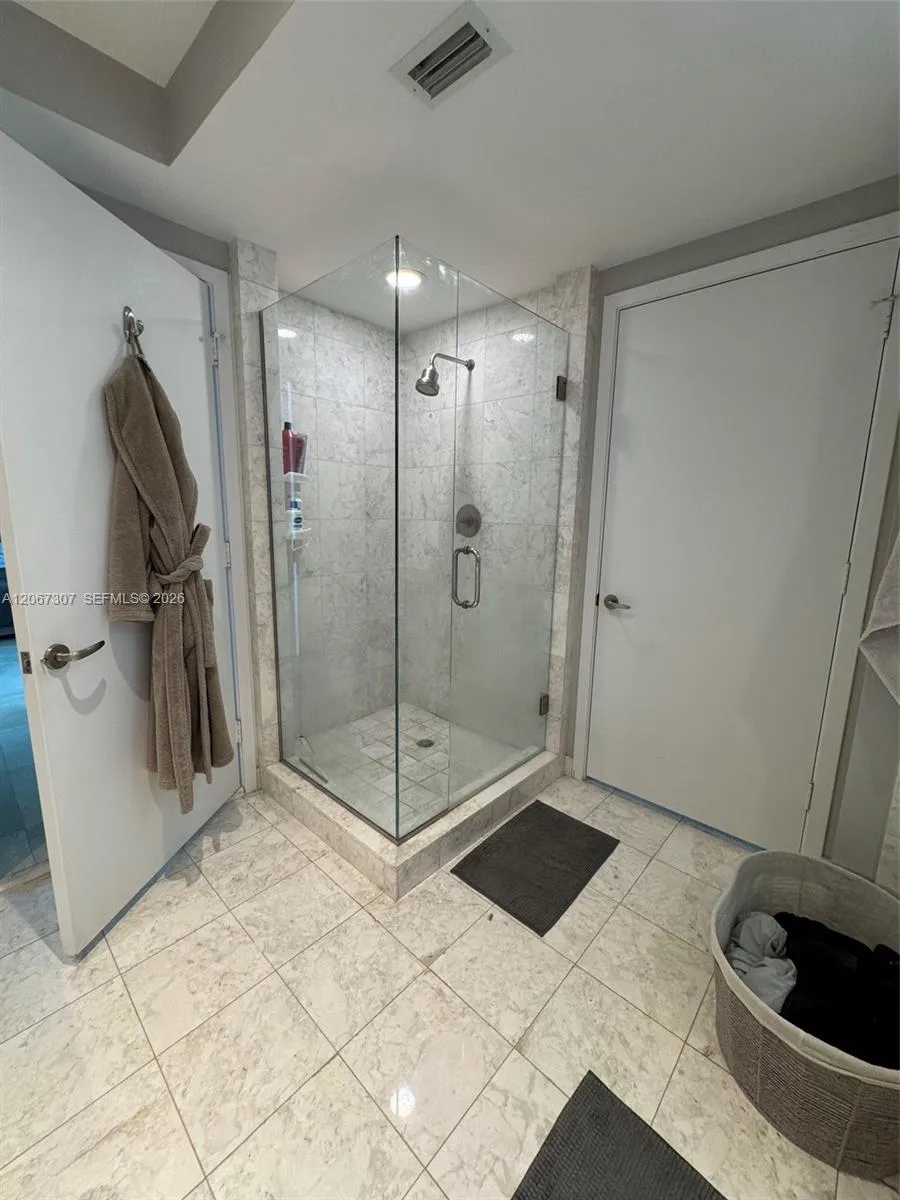 1331 Brickell Bay Dr #1708 Miami, FL 33131