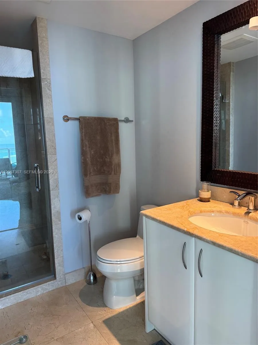 1331 Brickell Bay Dr #1708 Miami, FL 33131