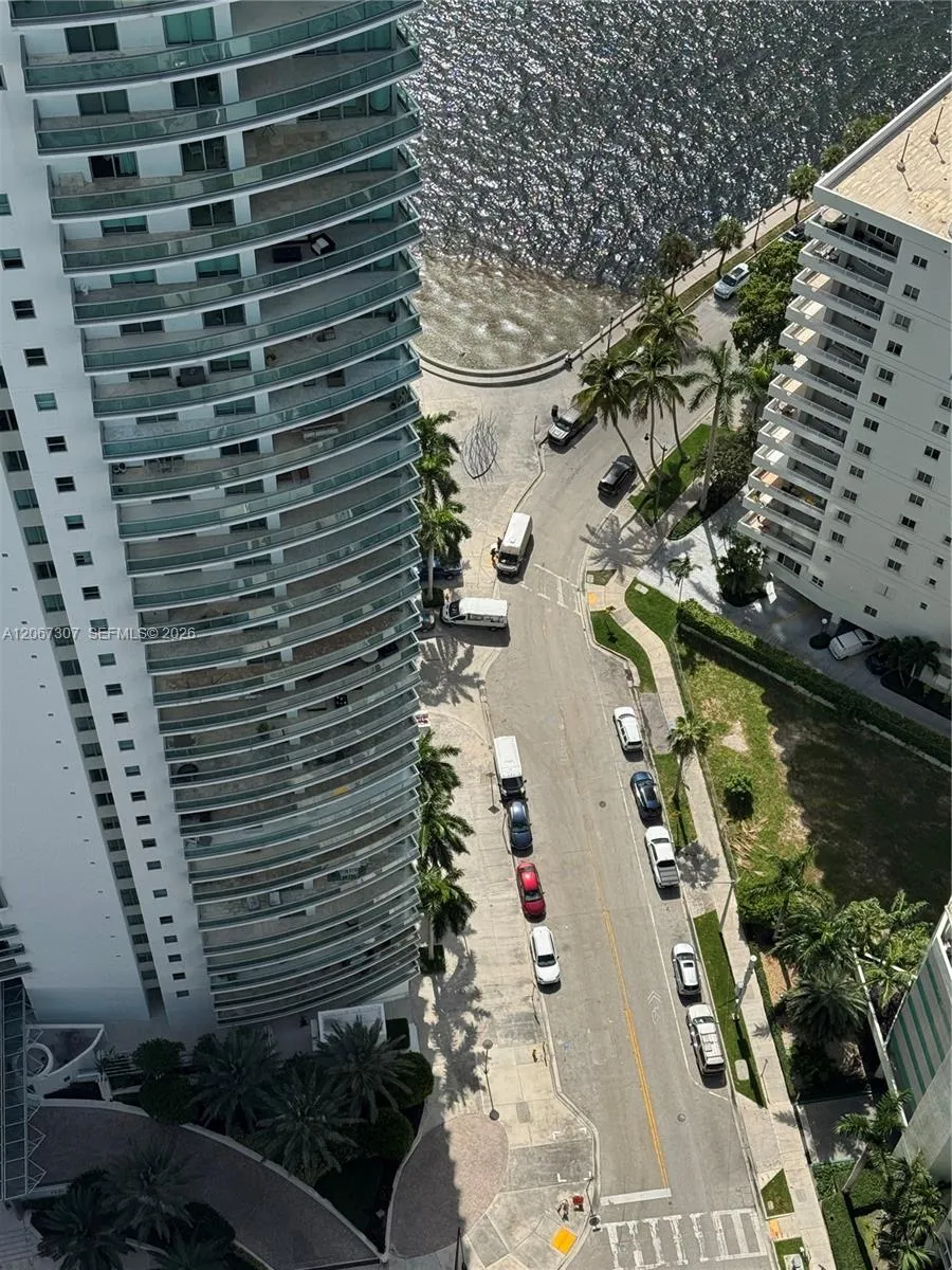 1331 Brickell Bay Dr #1708 Miami, FL 33131