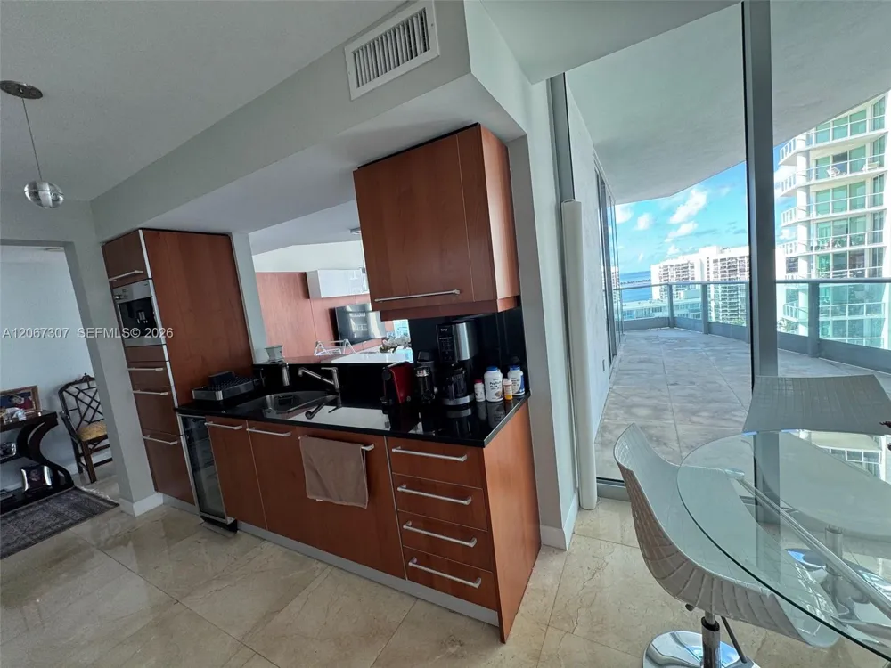 1331 Brickell Bay Dr #1708 Miami, FL 33131