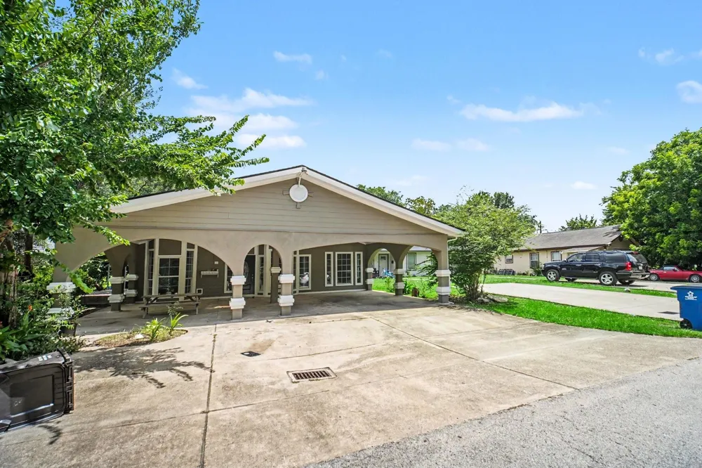 104 Virginia Street South Houston, TX 77587