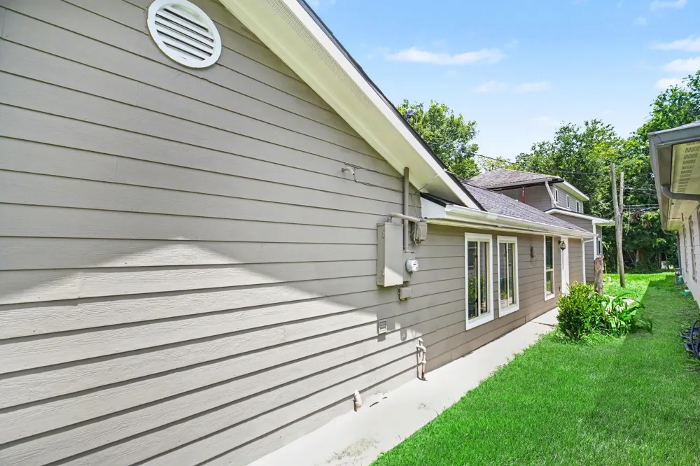 104 Virginia Street South Houston, TX 77587