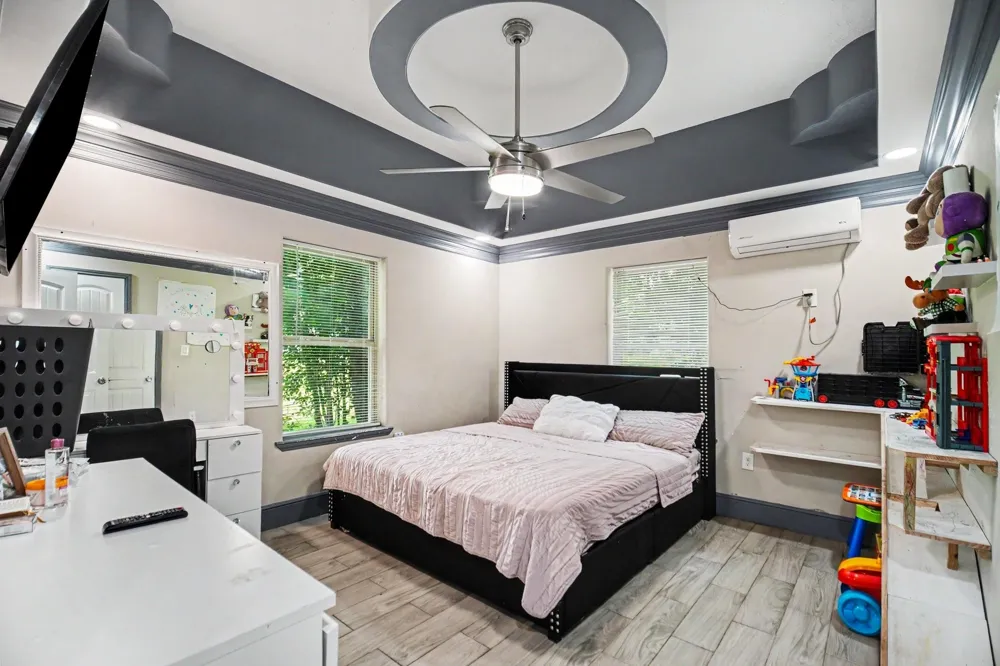 104 Virginia Street South Houston, TX 77587