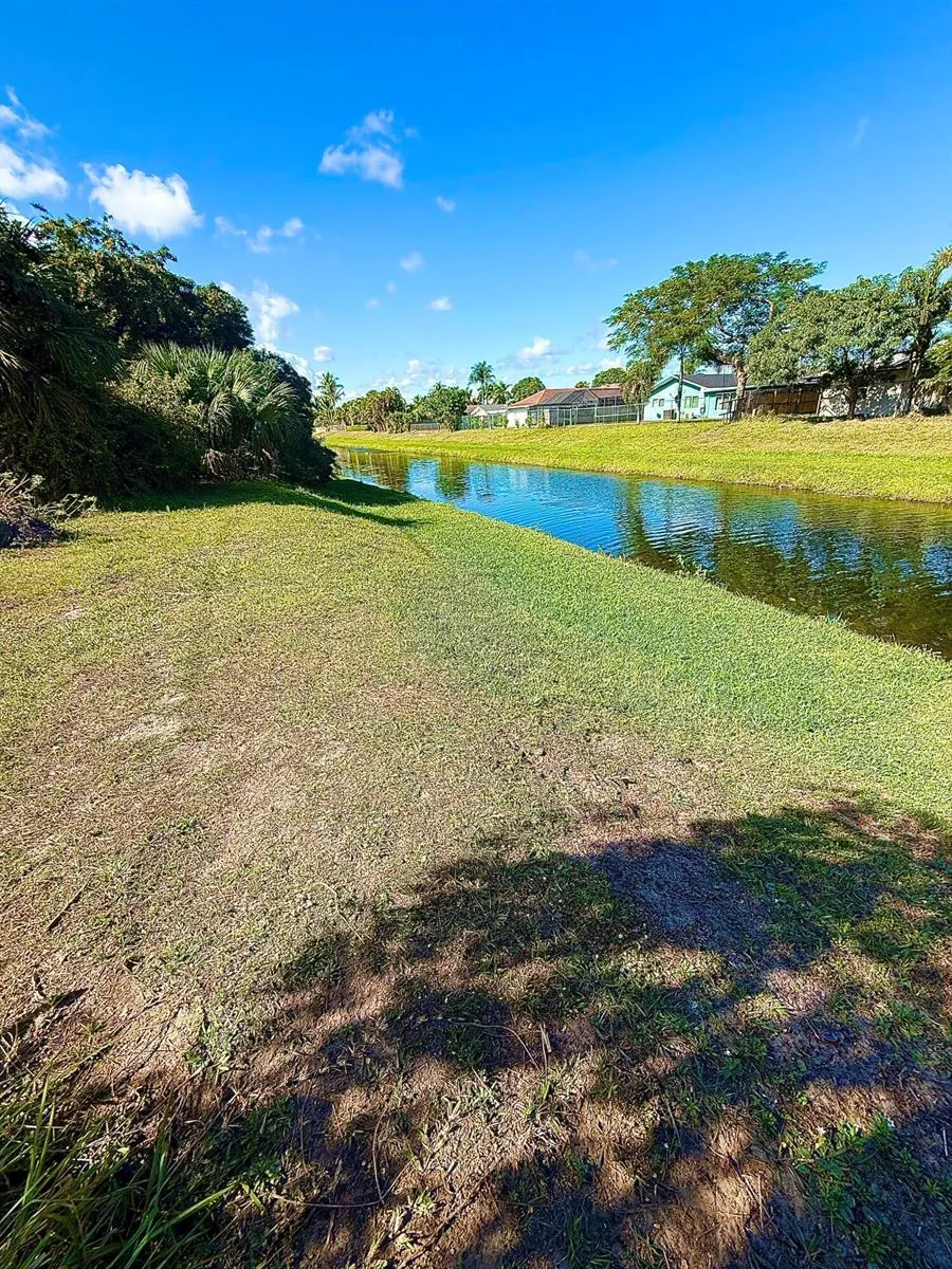 3797 E Roan Court Palm Beach Gardens, FL 33403