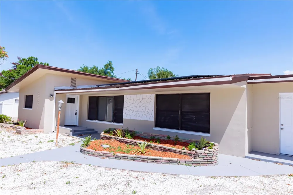 4946 DR MARTIN LUTHER KING JR STREET S St Petersburg, FL 33705