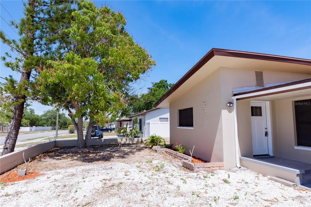 4946 DR MARTIN LUTHER KING JR STREET S St Petersburg, FL 33705