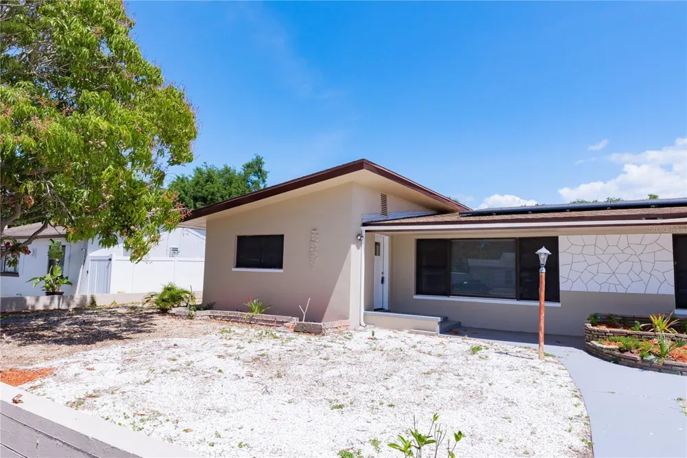 4946 DR MARTIN LUTHER KING JR STREET S St Petersburg, FL 33705
