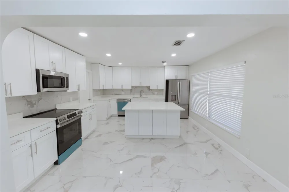 4946 DR MARTIN LUTHER KING JR STREET S St Petersburg, FL 33705