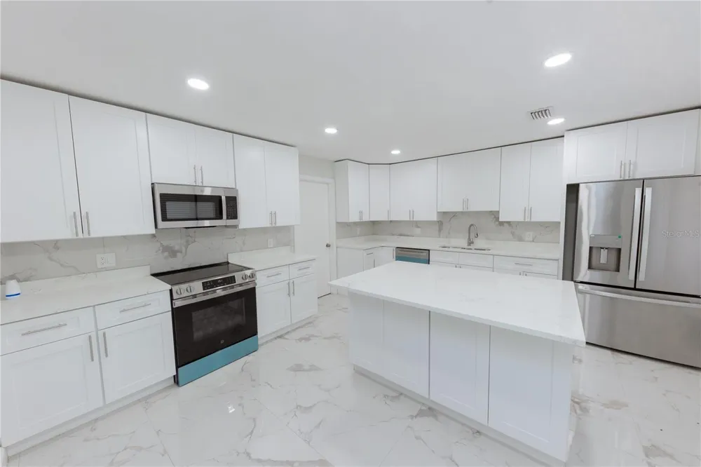 4946 DR MARTIN LUTHER KING JR STREET S St Petersburg, FL 33705