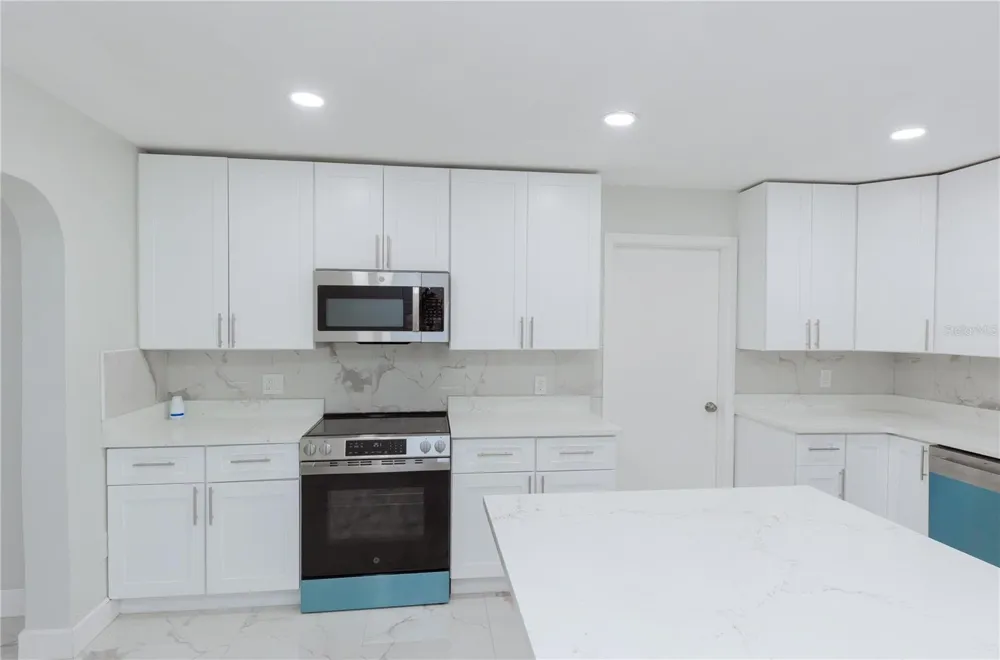 4946 DR MARTIN LUTHER KING JR STREET S St Petersburg, FL 33705