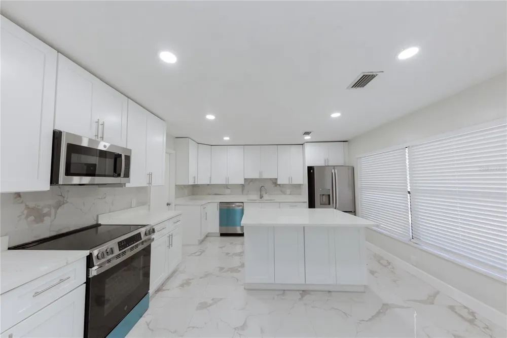 4946 DR MARTIN LUTHER KING JR STREET S St Petersburg, FL 33705