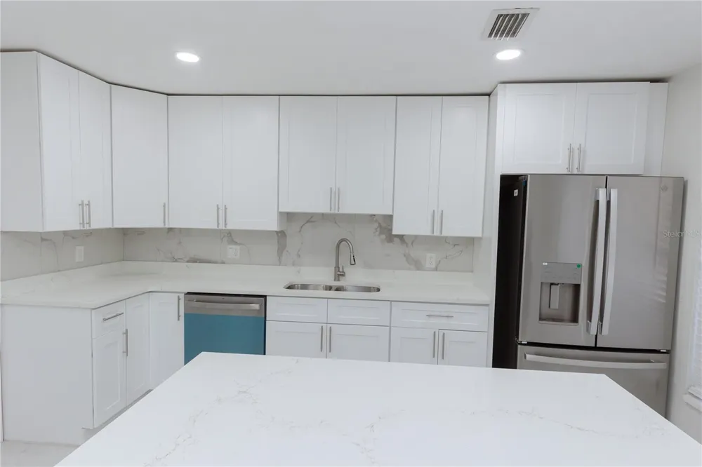 4946 DR MARTIN LUTHER KING JR STREET S St Petersburg, FL 33705