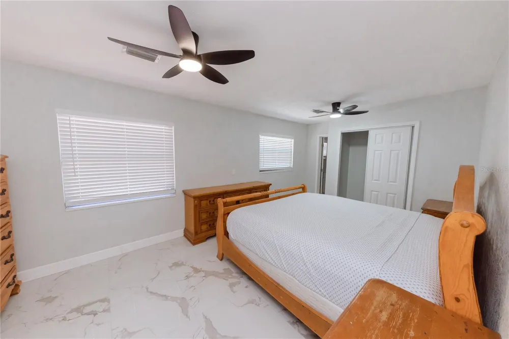 4946 DR MARTIN LUTHER KING JR STREET S St Petersburg, FL 33705