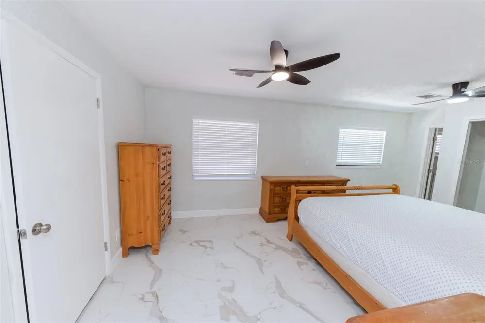 4946 DR MARTIN LUTHER KING JR STREET S St Petersburg, FL 33705