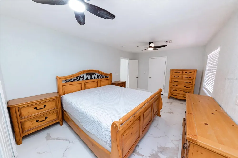 4946 DR MARTIN LUTHER KING JR STREET S St Petersburg, FL 33705